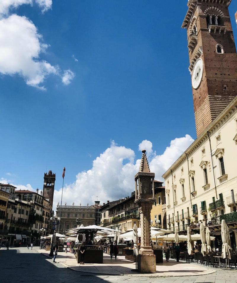 Al Teatro Hotell Verona Exteriör bild