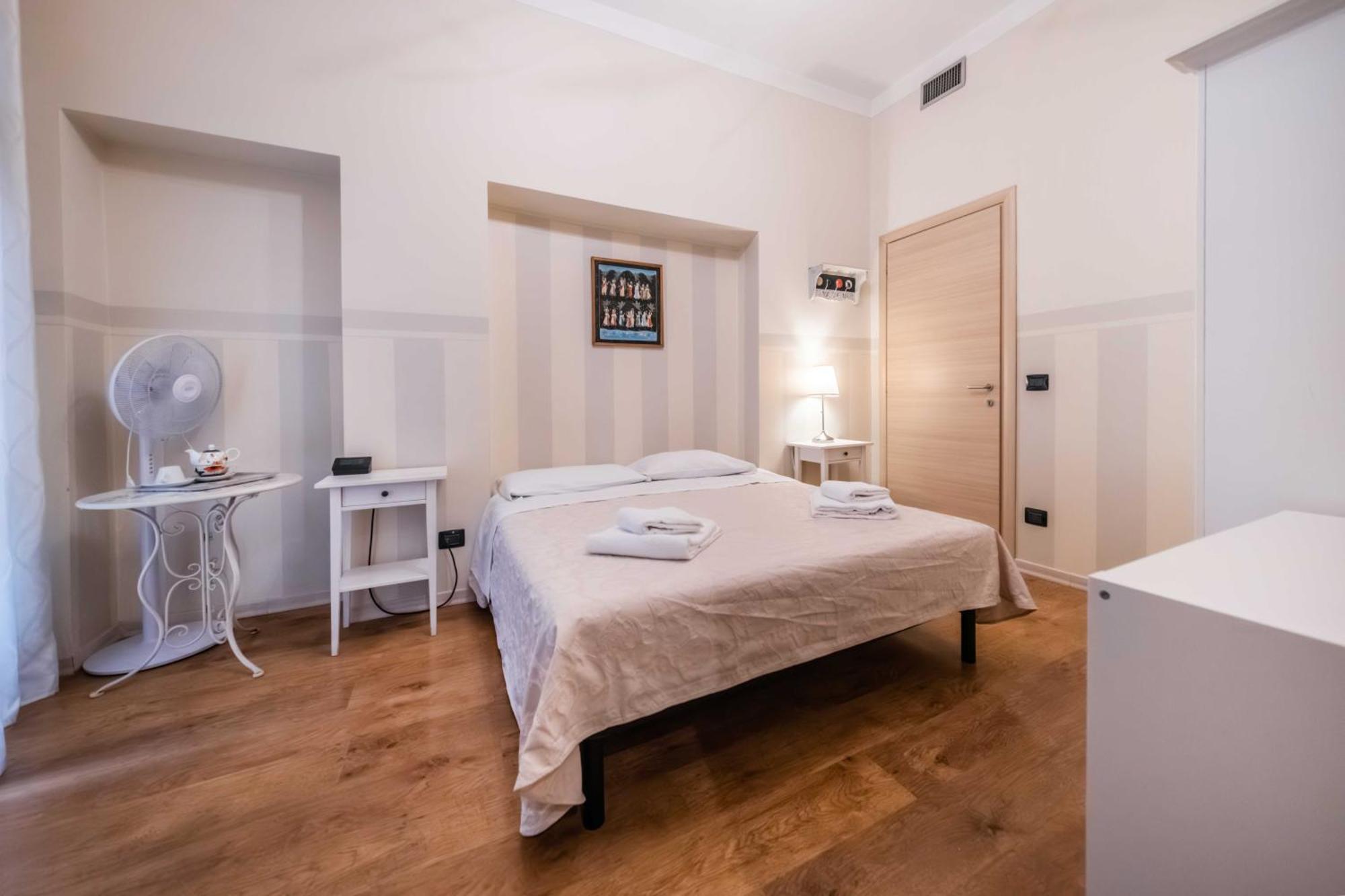 Al Teatro Hotell Verona Exteriör bild