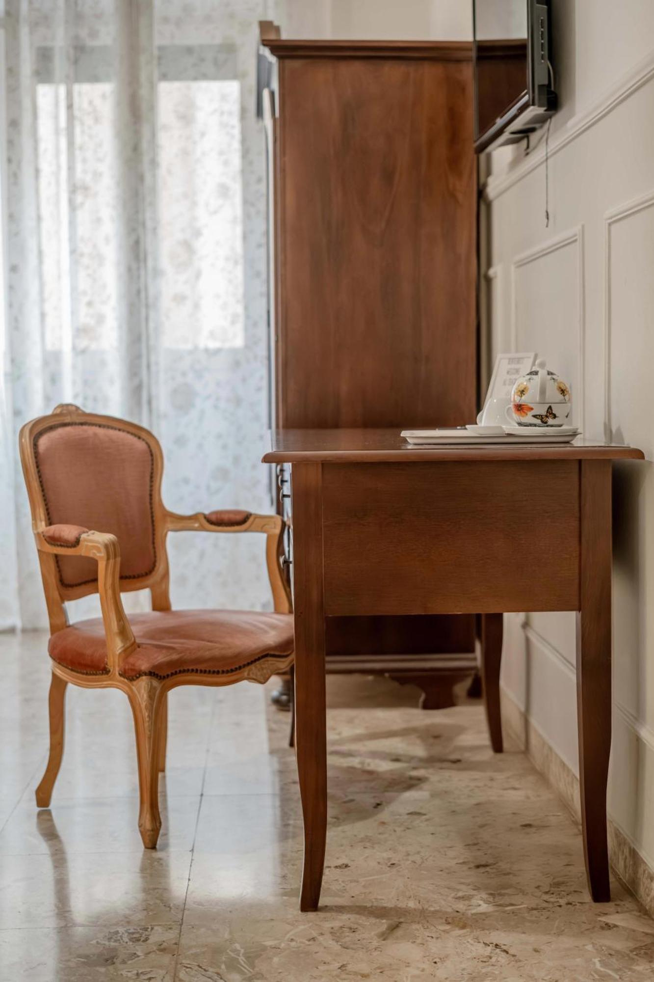 Al Teatro Hotell Verona Exteriör bild