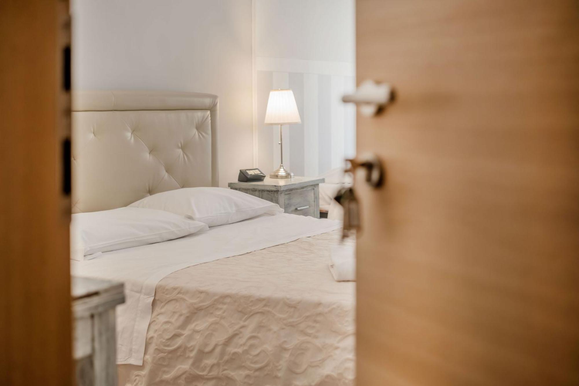 Al Teatro Hotell Verona Exteriör bild